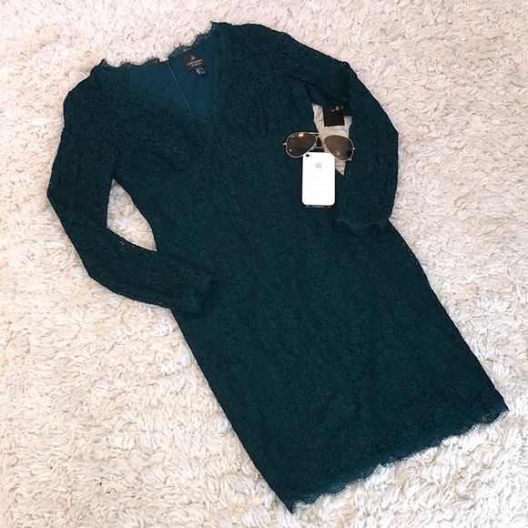 Adrianna Papell Dresses & Skirts - Adrianna Papell Lace Long Sleeve Dress